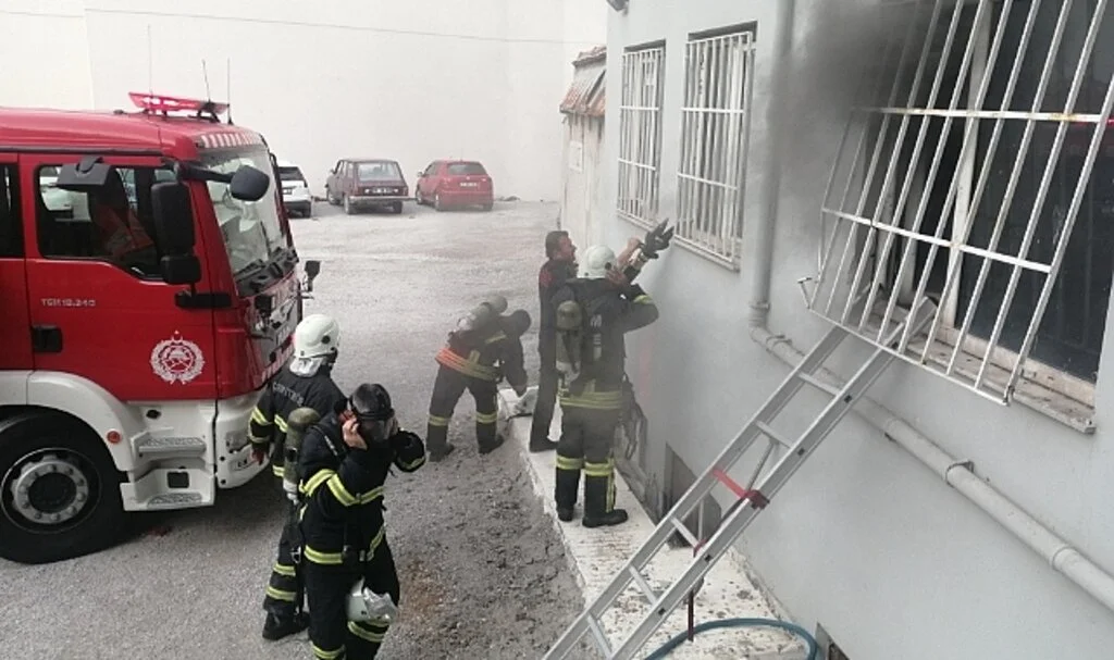 İş yerinden yükselen dumanlar itfaiyeyi harekete geçirdi