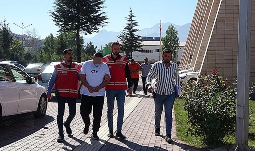 Isparta’da dolandırıcılık yapan 2 şahıs tutuklandı