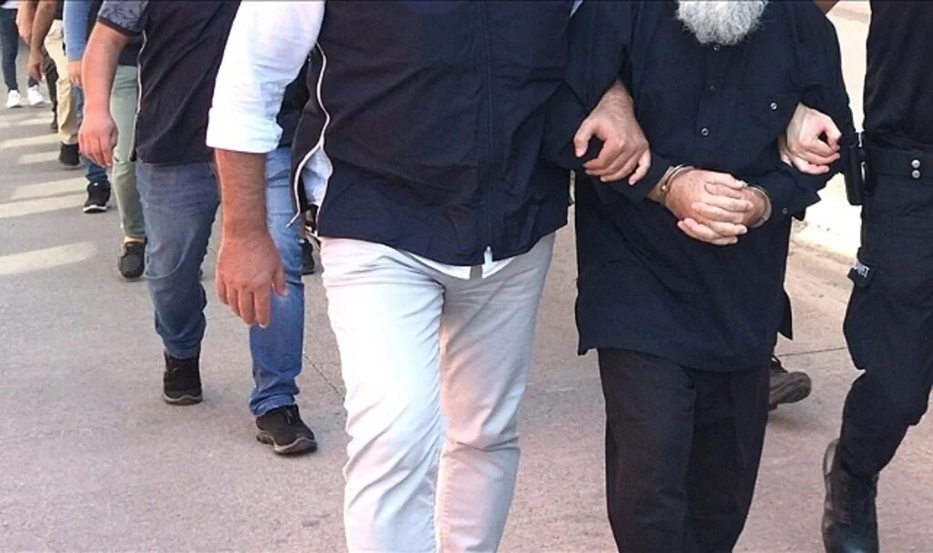 İstanbul'da 16 DEAŞ şüphelisi yakalandı