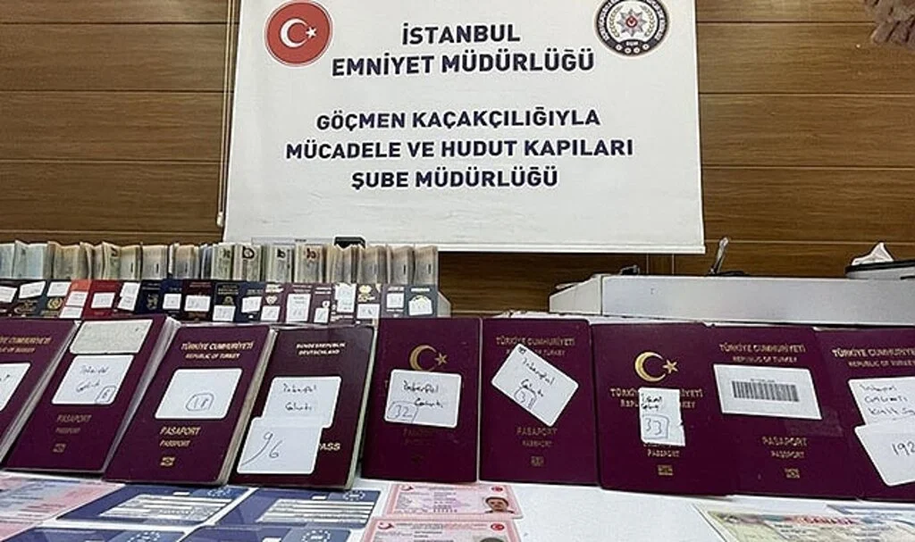 İstanbul'da casusluk, sahtecilik ve göçmen kaçakçılığı operasyonunda 4 zanlı tutuklandı