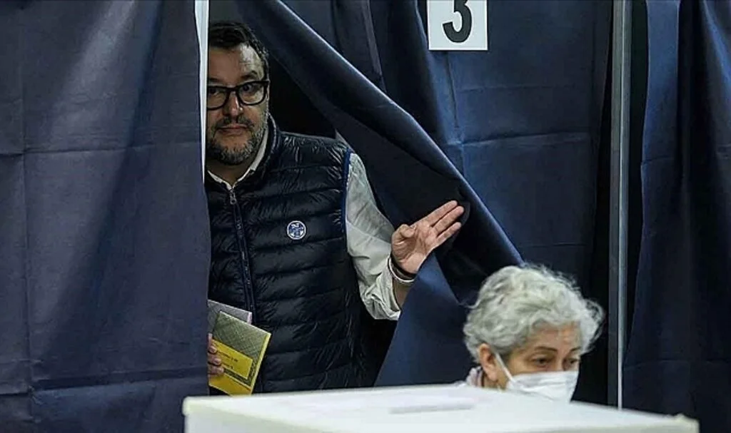 İtalya'da genel seçimlerde oy kullanma işlemi başladı