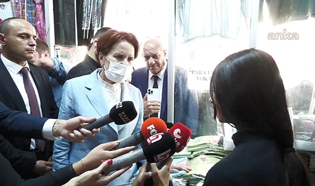 İYİ Parti Genel Başkanı Meral Akşener’in Dinlediği 18 Yaşındaki Esnaf:"Okulu Bırakmak Zorunda Kaldım Ailemi Geçindiriyorum"