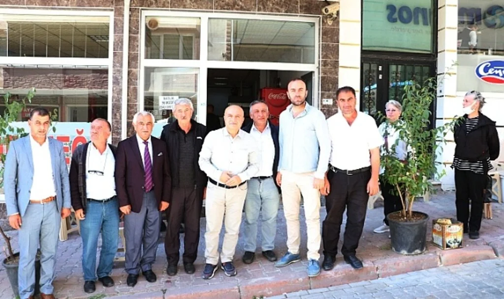 İYİ Parti Grup Başkanvekili Usta, Havza Muhtarları Derneği'ni ziyaret etti