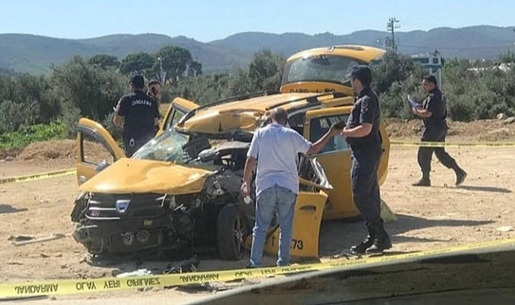 İzmir’de feci kaza: 1 ölü, 3 yaralı