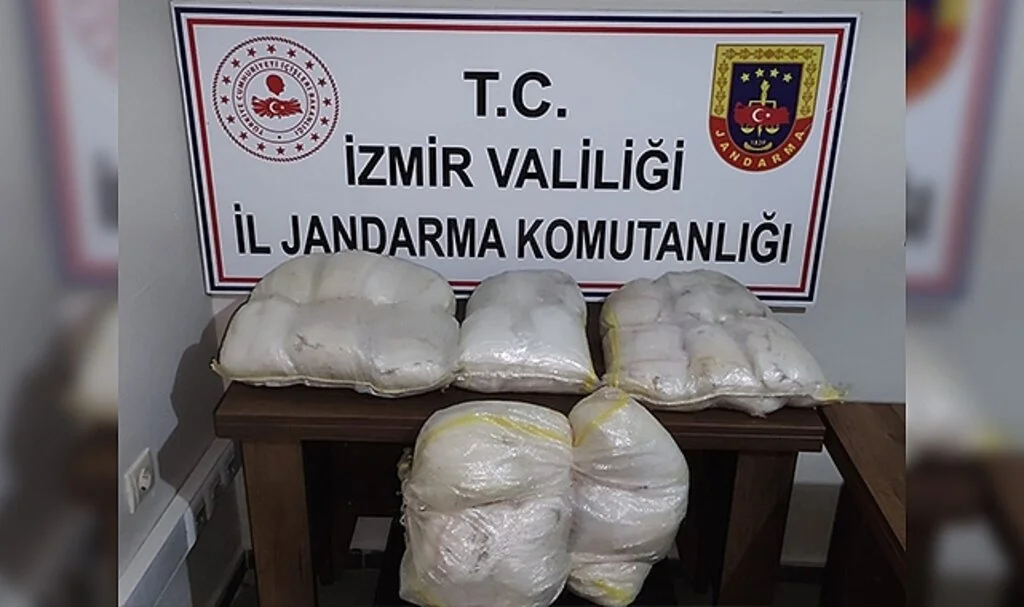 İzmir’de jandarmadan rekor uyuşturucu operasyonu