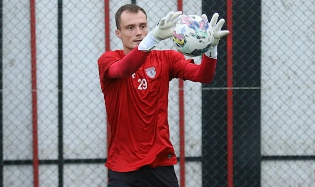 Jakub Szumski kalesini gole kapatacak