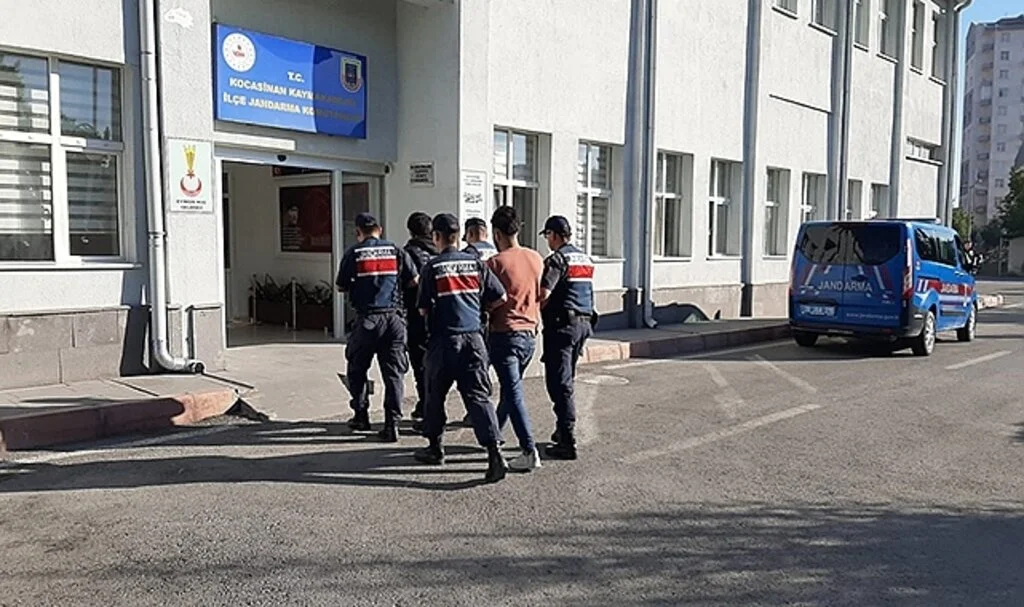 Jandarmadan eş zamanlı DEAŞ operasyonu: 2 gözaltı
