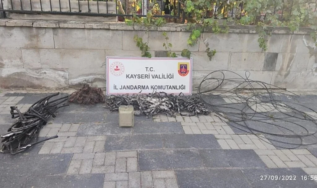 Kablo hırsızlıkları suçüstü yakalandı