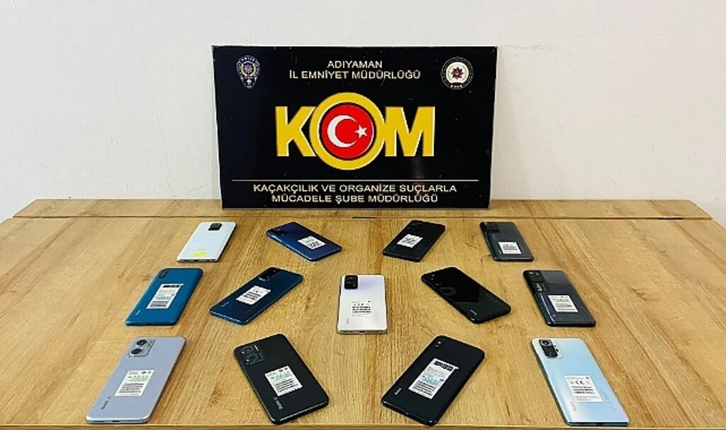 Kaçak cep telefonları ele geçirildi