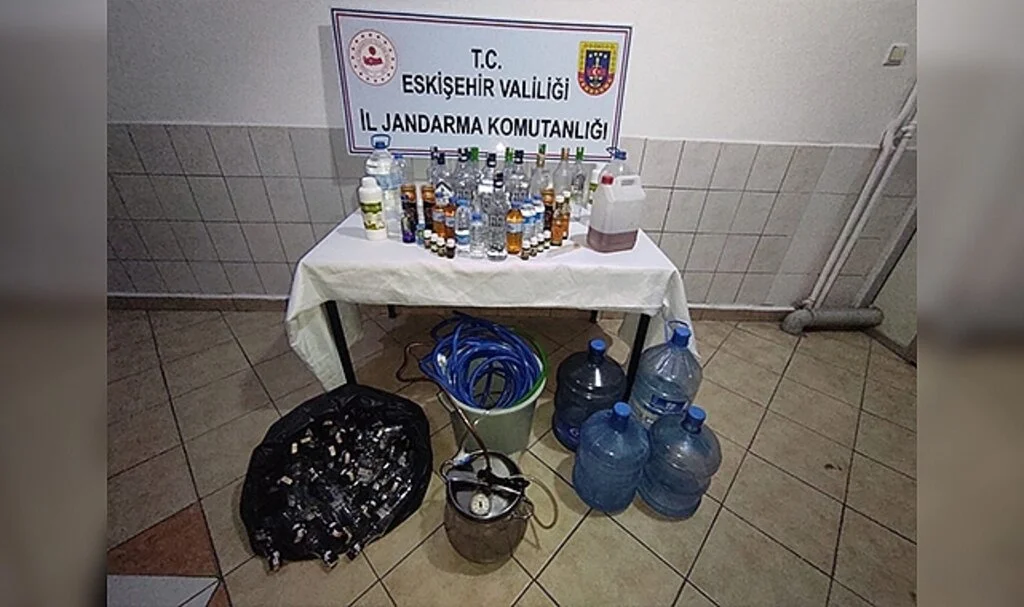 Kaçak içki üreten ve satan 5 kişi yakalandı
