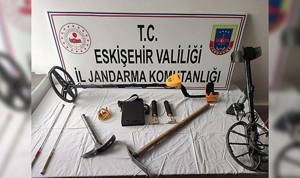 Kaçak kazı yapan 5 şahıs suçüstü yakalandı