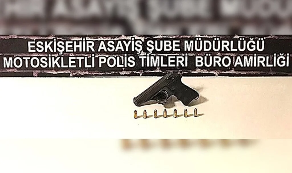 Kaçan şüphelinin üzerinde silah ele geçirildi
