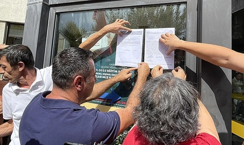 Kadıköy Belediyesine grev kararı asıldı