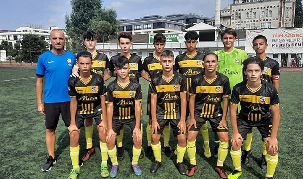 Kadıköyspor zirveye yerleşti
