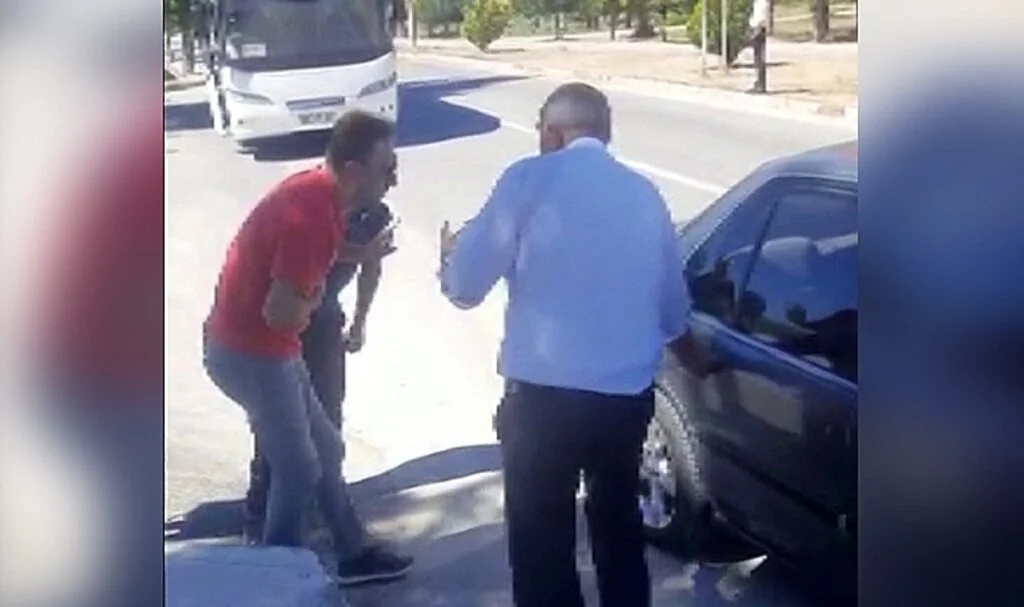 Kalp krizi geçiren vatandaş yolcu otobüsü ile hastaneye yetiştirildi
