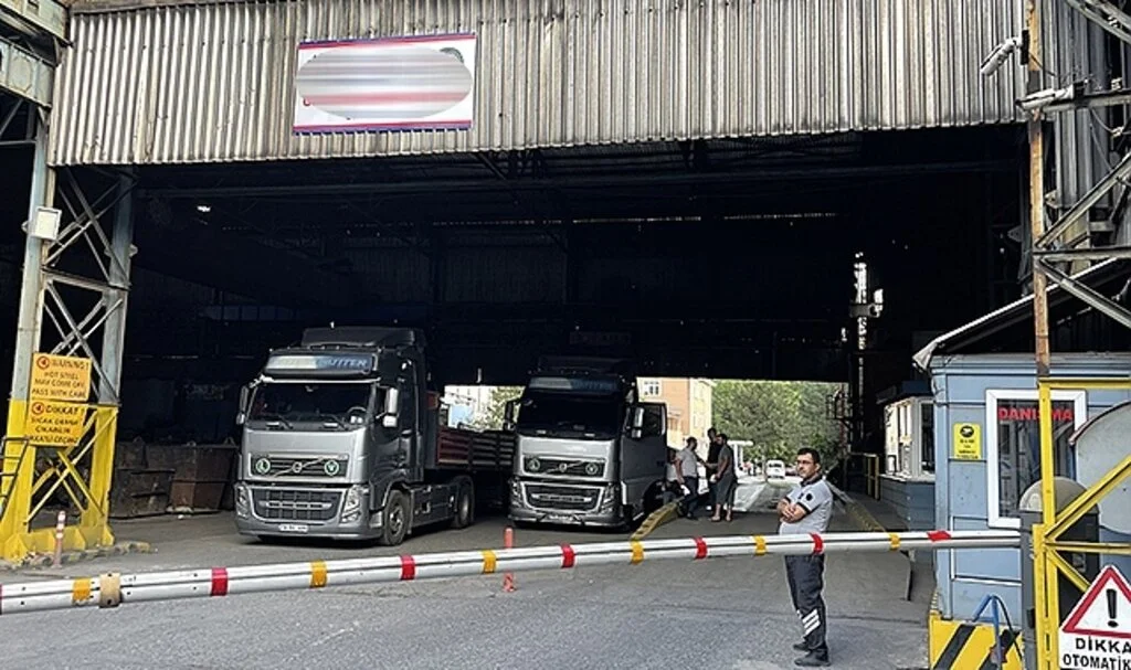 Karabük'te haddehanenin çatısından düşen iş adamı öldü