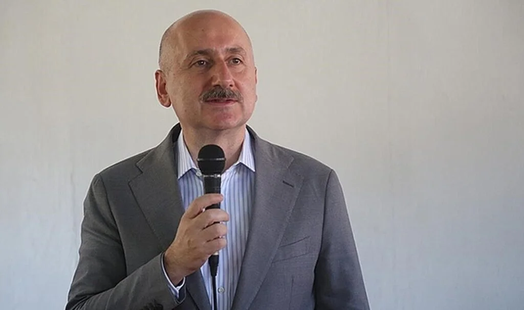 Karaismailoğlu: Türkiye'de şu anda 26 milyon araca sorunsuz şekilde hizmet eden bir sistem var