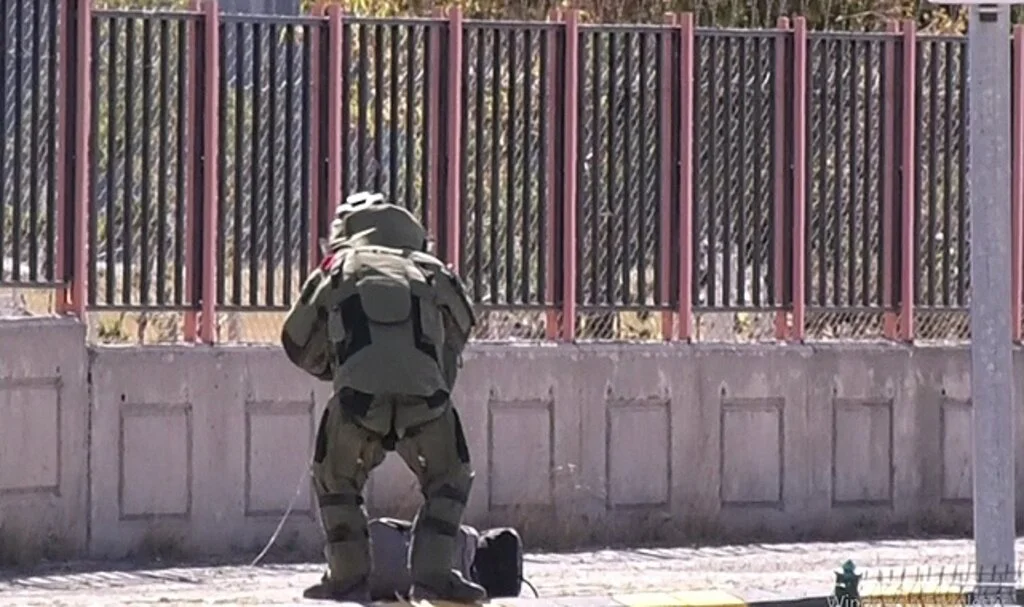 Kars’ta fünye ile patlatılan çantadan elma ve ceviz çıktı