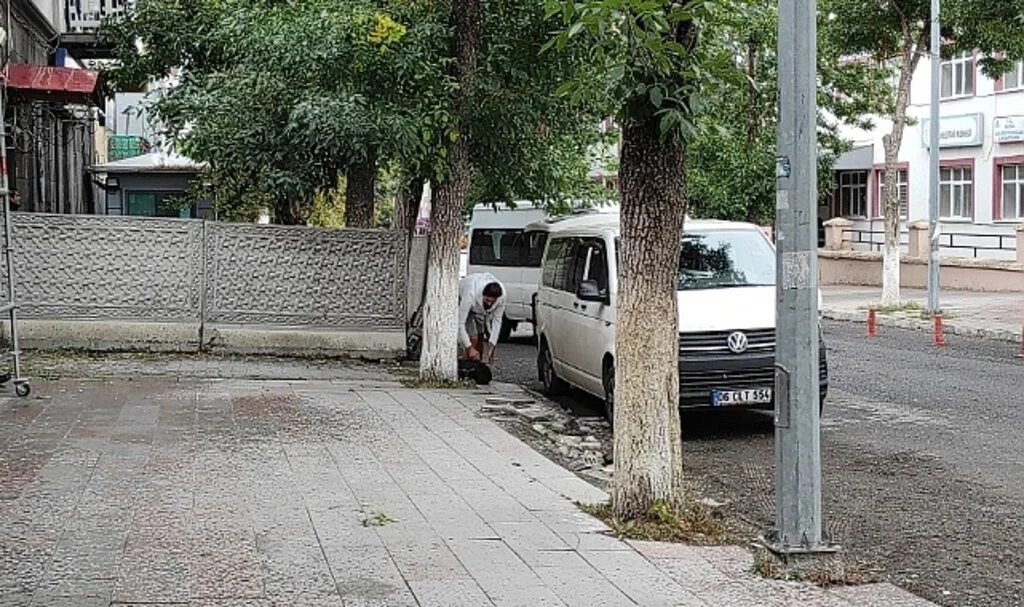 Kars’ta şüpheli çanta polisi harekete geçirdi