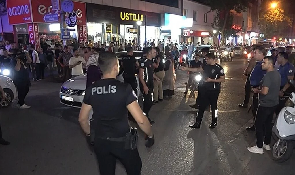 Kavgaya müdahale eden 3 polis yaralandı