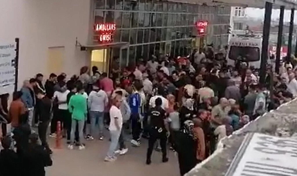 Kayalıklardan düşerek ölen gencin annesinin feryadı yürekleri dağladı