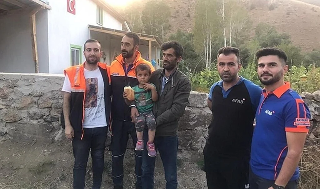 Kaybolan 4 yaşındaki çocuk 11 km uzaktaki köyde bulundu