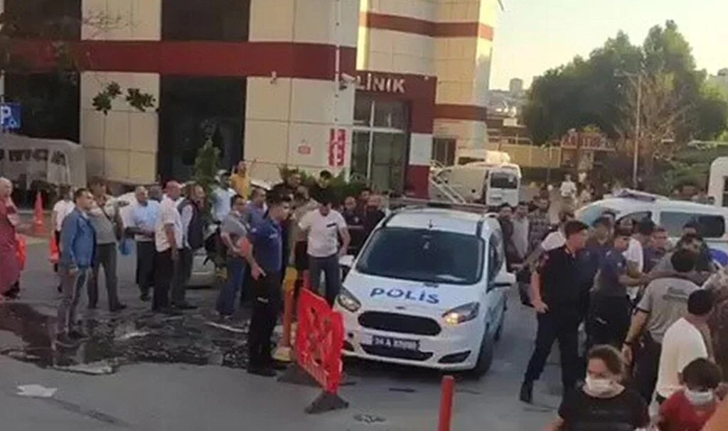 Kazada yaralandılar, hastanede taşkınlık çıkartıp güvenlik görevlisini bıçakladılar