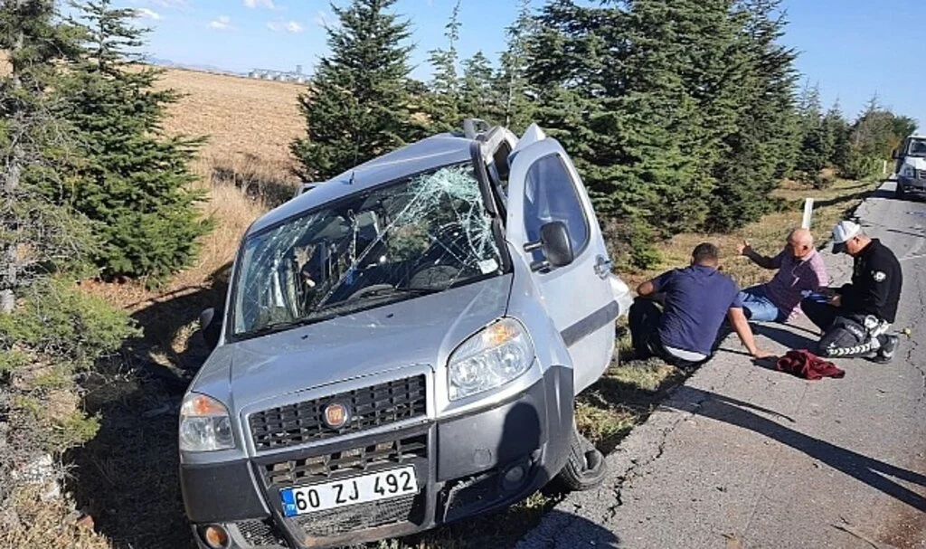 Kazada yaralılara sendika başkanı müdahale etti