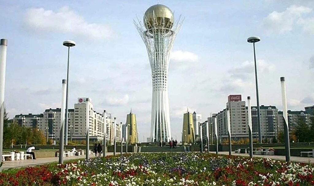 Kazakistan Parlamentosu başkentin isminin yeniden Astana olmasını kabul etti