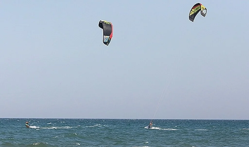 Kitesurf tutkunları Samsun'da bir araya geldi