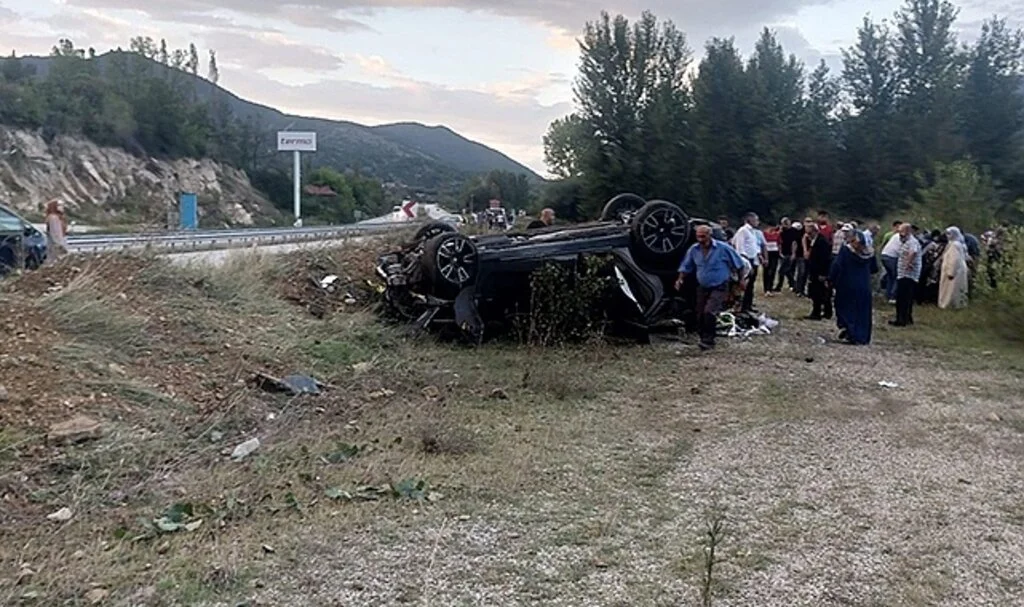 Kontrolden çıkan cip takla attı: 3 yaralı