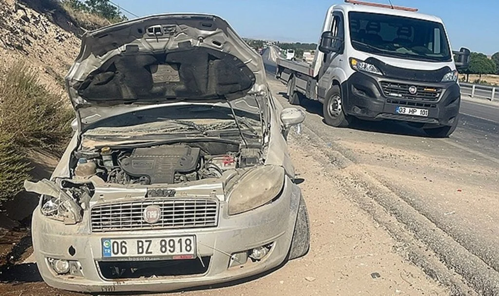 Kontrolden çıkıp bariyere çarpan otomobil sürücüsü ağır yaralandı