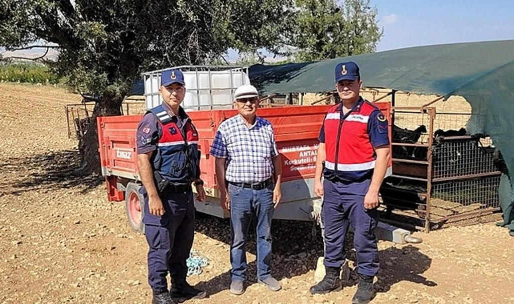 Korkuteli’de römork hırsızları yakalandı