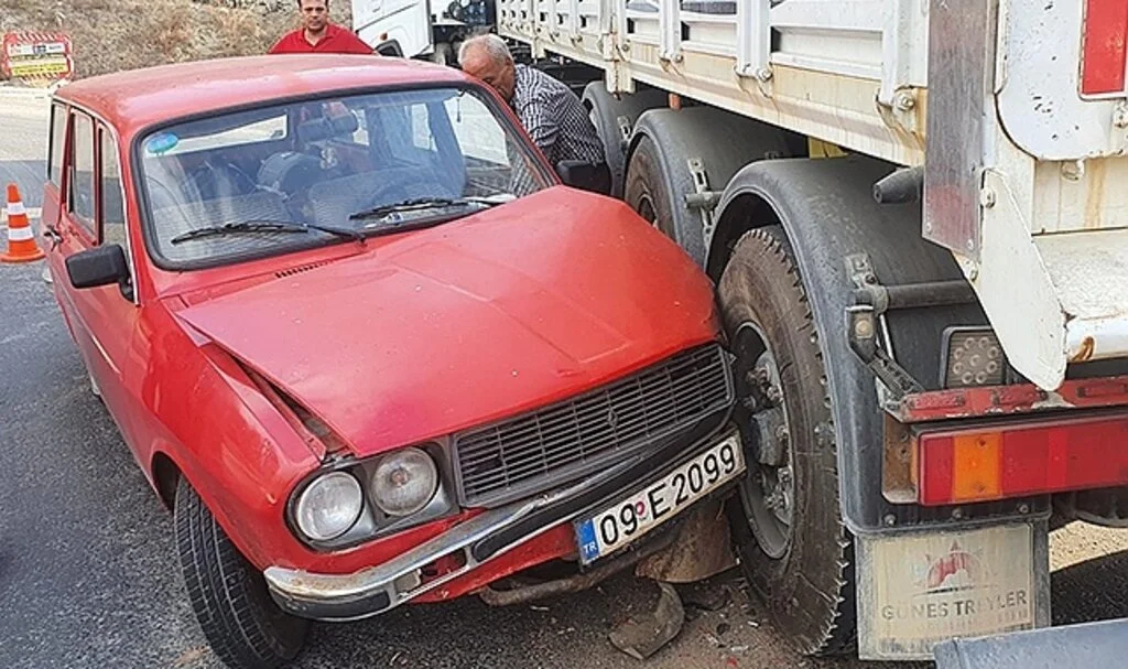 Kuşadası’nda kaza ucuz atlatıldı