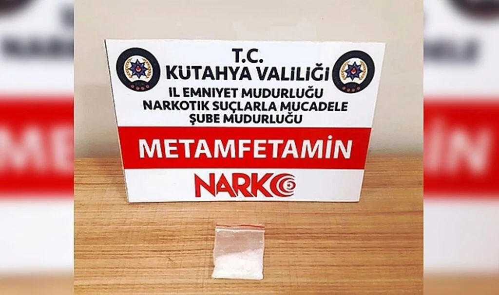 Kütahya’da şüpheli araçta uyuşturucu ele geçirildi