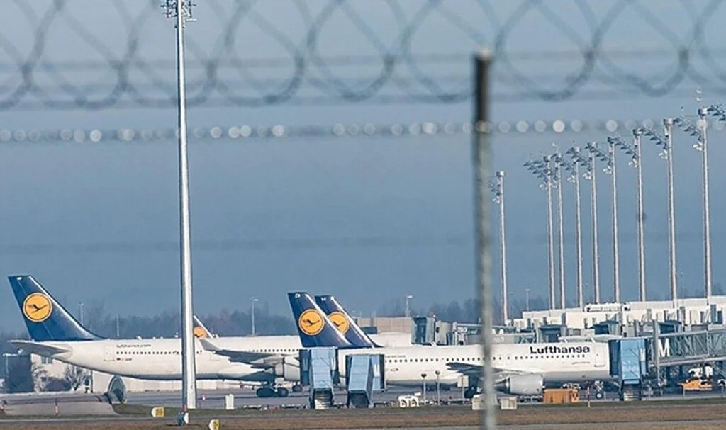 Lufthansa, pilotların yarınki grevi nedeniyle 800 uçuşu iptal etti