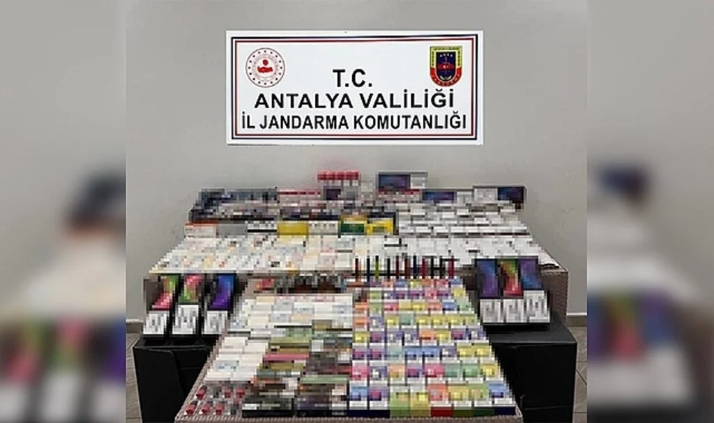 Markette 135 bin TL değerinde kaçak sigara yakalandı