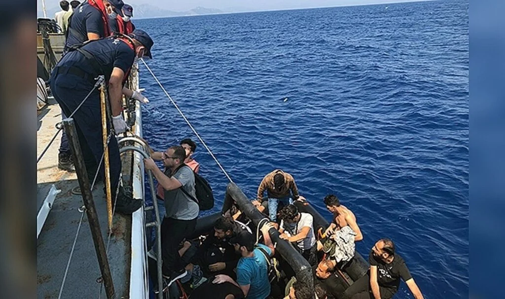Marmaris’te 44 düzensiz göçmen kurtarıldı