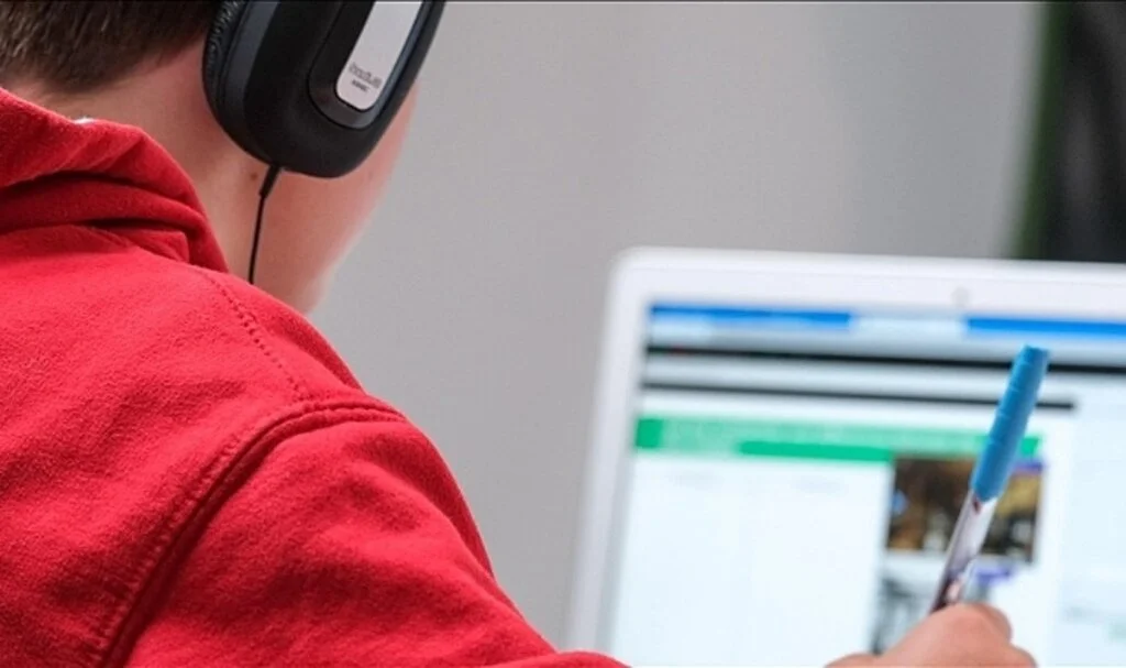 MEB'den ilkokullarda yabancı dil öğretiminde dijital içerikli yeni etkinlik programı