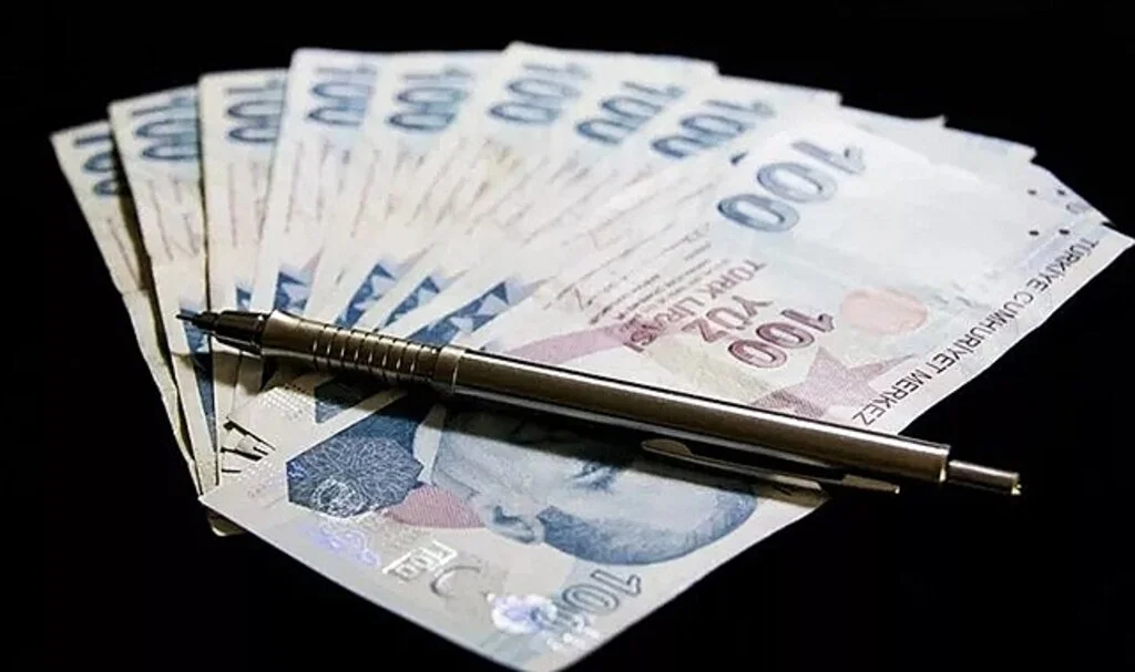  Memur ve emekli maaş zammı için geri sayım başladı! Rakamlar tek tek ortaya çıktı: 10 bin 500 liraya yaklaşacak… İşte merak edilen maaş tablosu