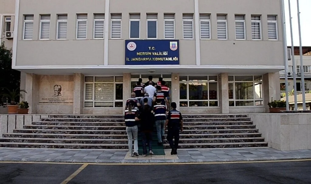 Mersin merkezli 2 ilde PKK/KCK operasyonu: 7 gözaltı