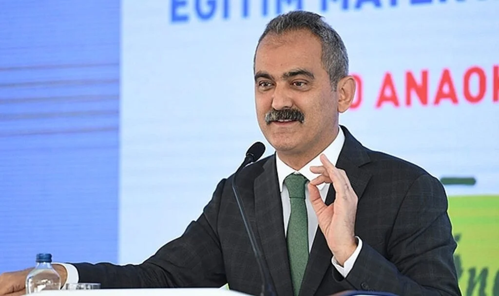 Milli Eğitim Bakanı Mahmut Özer:"Hedefimiz 20 bin öğretmenimizin 12 Eylül'de sınıflarında hazır olmalarını sağlamaktır"