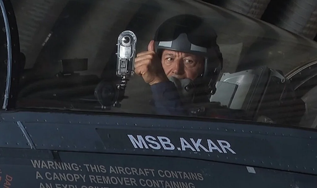 Milli Savunma Bakanı Akar, F-16 kokpitinde