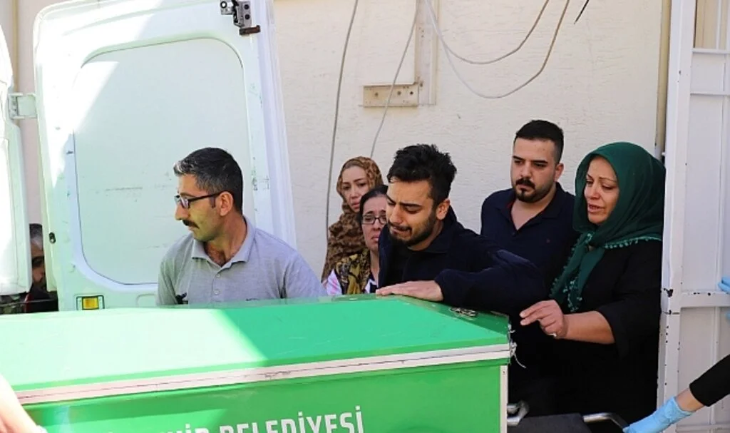Minik Lina’nın cenazesi babaya teslim edildi