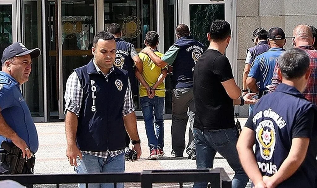 MKE Ankaragücü-Beşiktaş maçının ardından sahaya giren saldırgan hakkında 3 yıla kadar hapis istemi