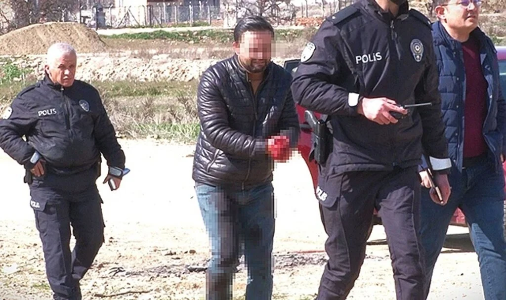 Moda tasarımcısı olan arkadaşını bıçakla öldüren katil için müebbet hapis istendi