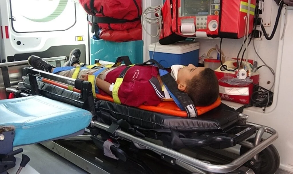 Motosiklet ile bisiklet çarpıştı: 2 yaralı