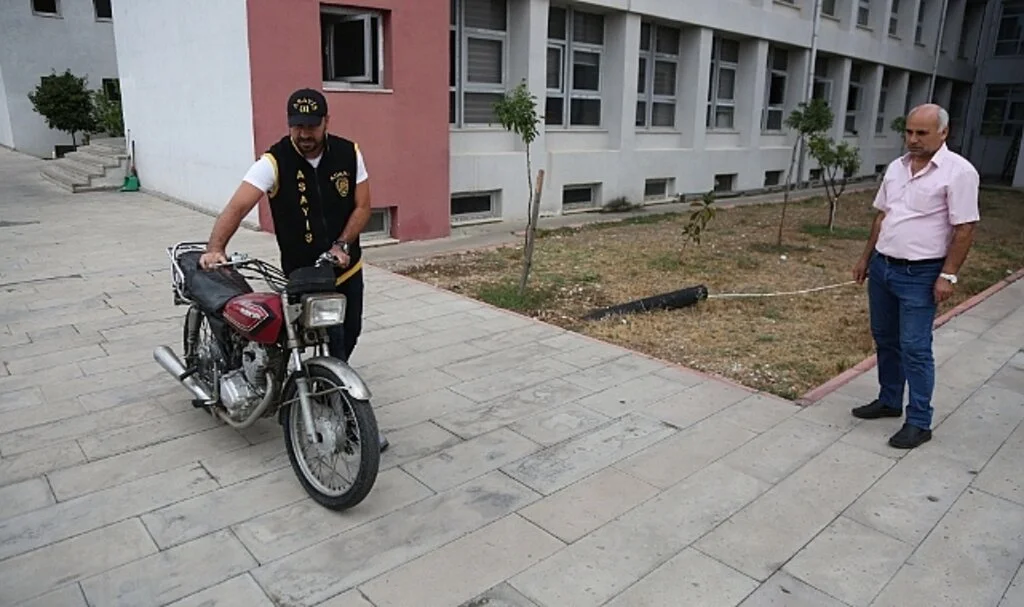 Motosikleti çalınan halk ozanı şiirle şikayetçi oldu şiirle teşekkür etti