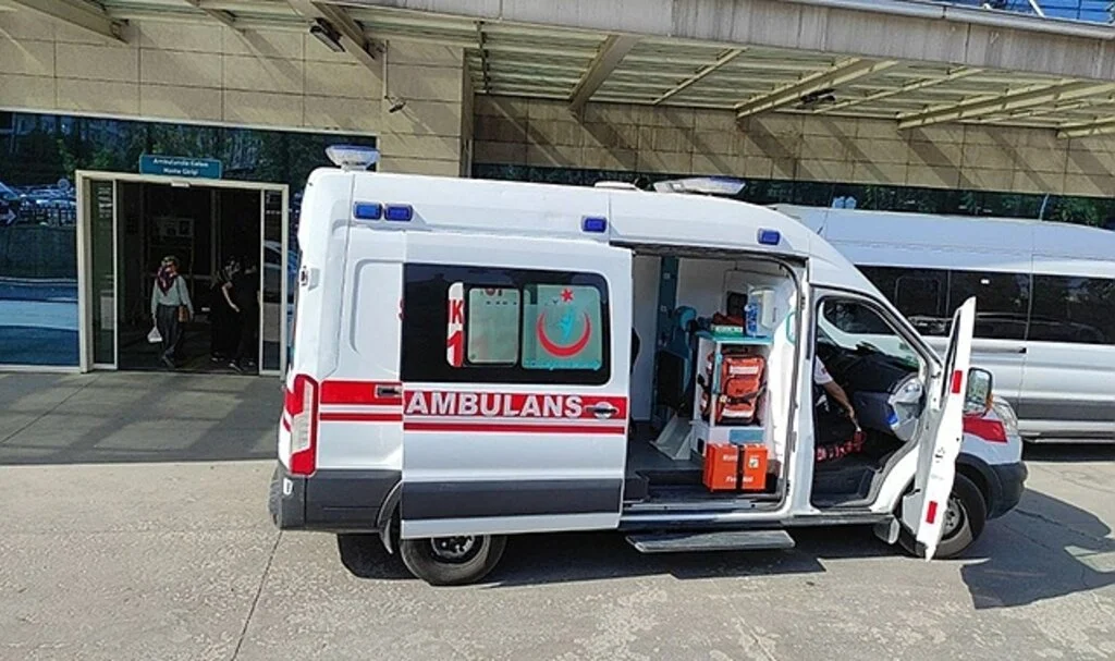 Motosikletin çarptığı 3 yaşındaki çocuğun vücudunda kırıklar oluştu