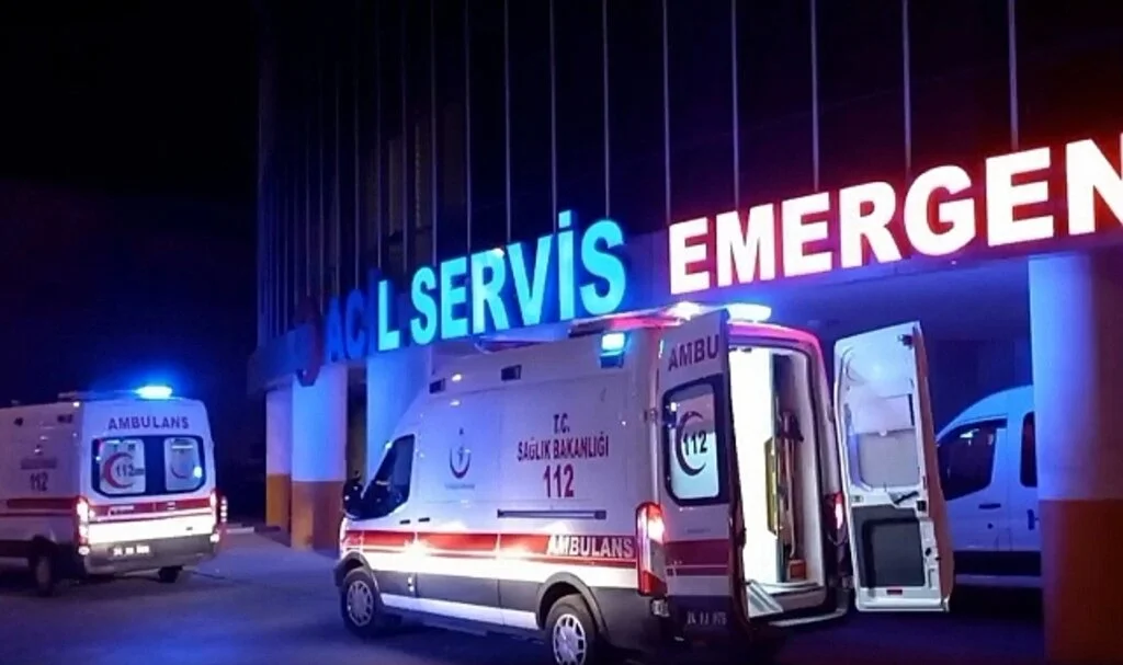 Motosikletin çarptığı polis yaralandı